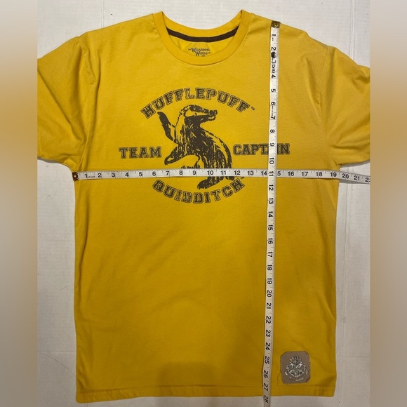 The Wizarding World Of Harry Potter Universal Studios Yellow Hufflepuff Tee Sz M - Picture 7 of 7